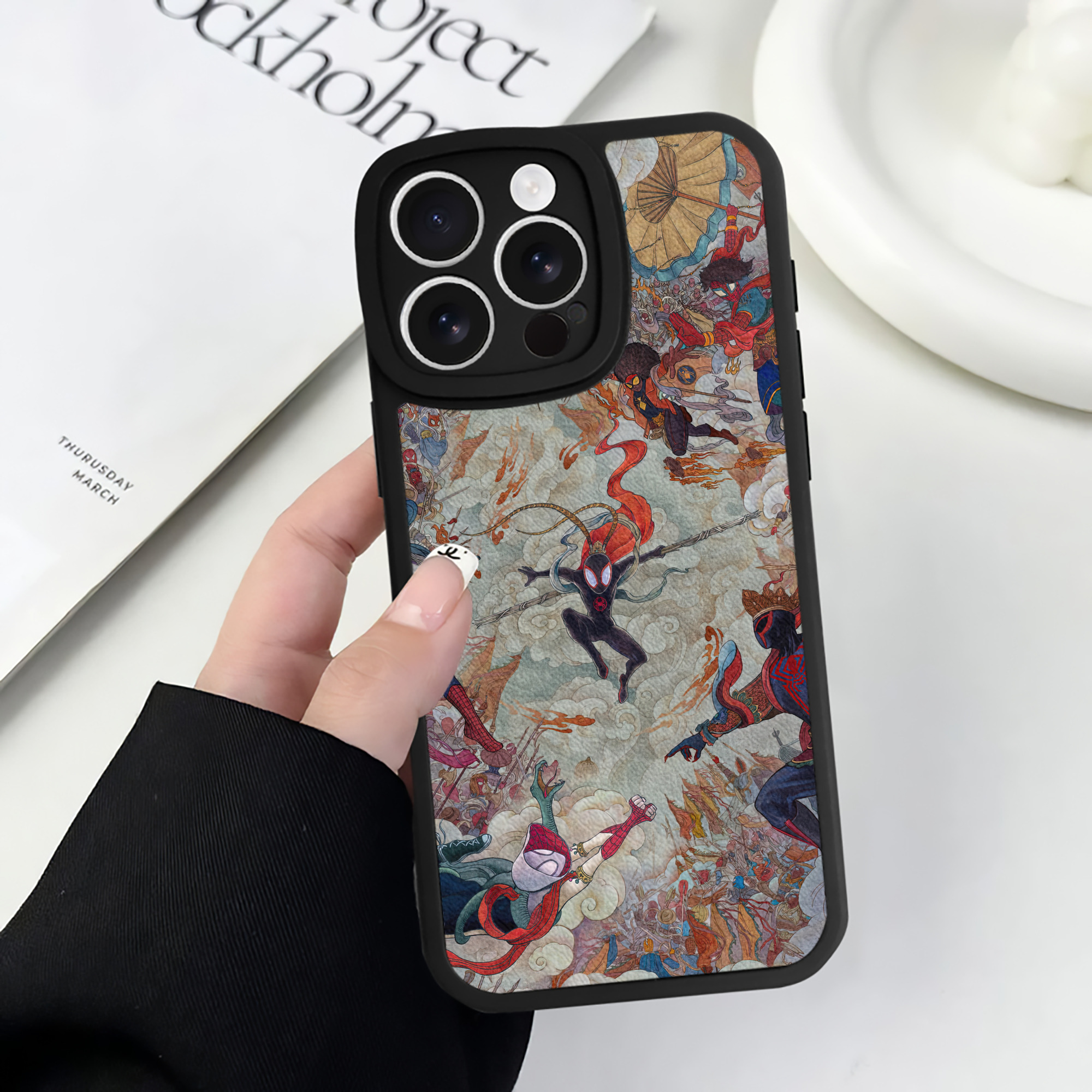 （画像用） Spider Man スパイダーマン 【iPhone 16シリーズ対応】シリコンスマホケース（レザー調） 材質：シリコン